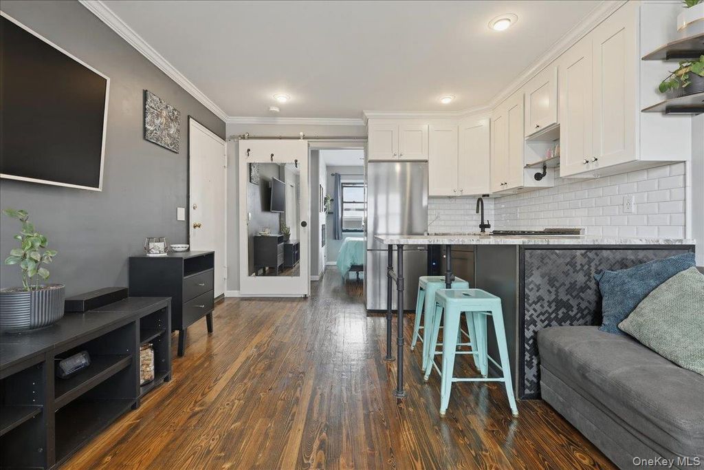 Photo of 65 W Broadway #8B, Long Beach, NY 11561 (MLS # 977142)