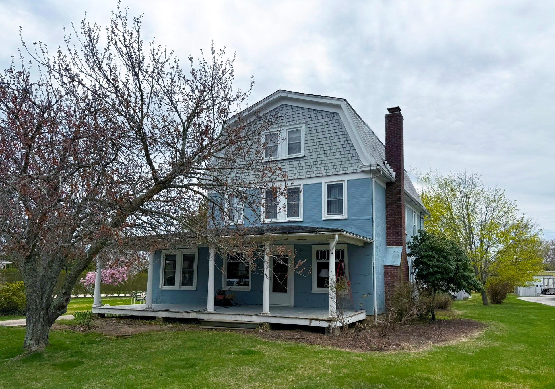 New Suffolk Road, Cutchogue, Hamptons, NY - 4 Bedrooms  
3 Bathrooms - 