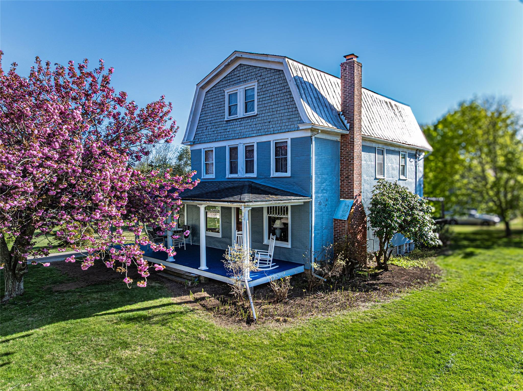 New Suffolk Road, Cutchogue, Hamptons, NY - 4 Bedrooms  
3 Bathrooms - 