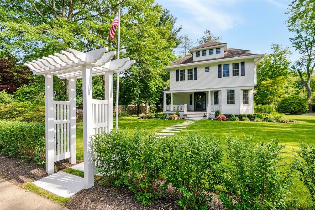 16 Lamarcus Avenue, Glen Cove, New York image 1