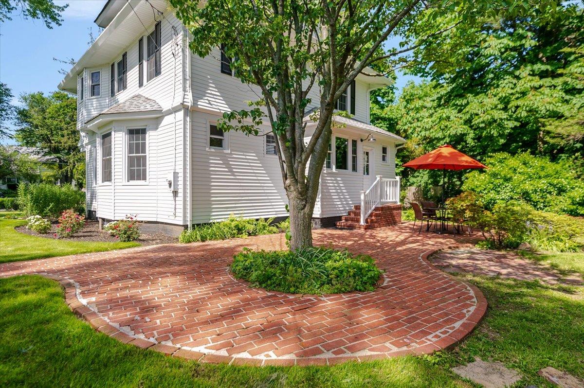 16 Lamarcus Avenue, Glen Cove, New York image 32
