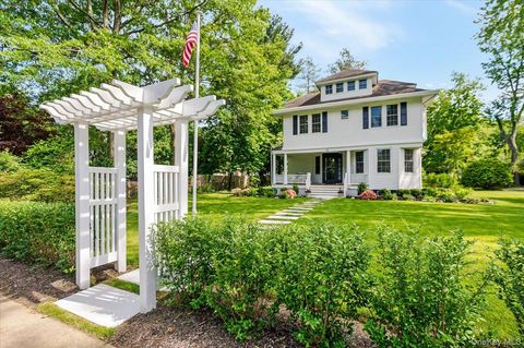 16 Lamarcus Avenue Glen Cove NY 11542