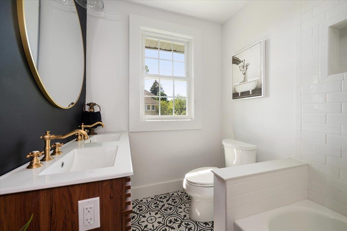 16 Lamarcus Avenue, Glen Cove, New York image 13