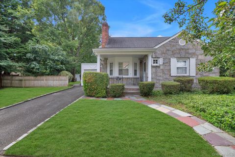 67 Maple Drive New Hyde Park NY 11040