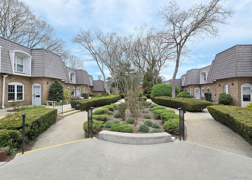 Photo of 655 Middle Country Road #2-2E2, Coram, NY 11727 (MLS # 988585)