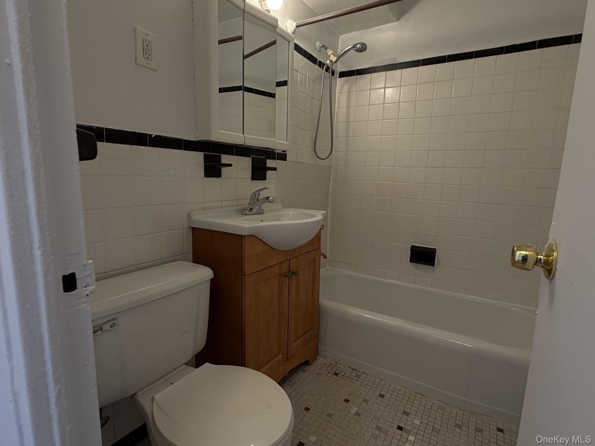 83-60 118th Street 11D