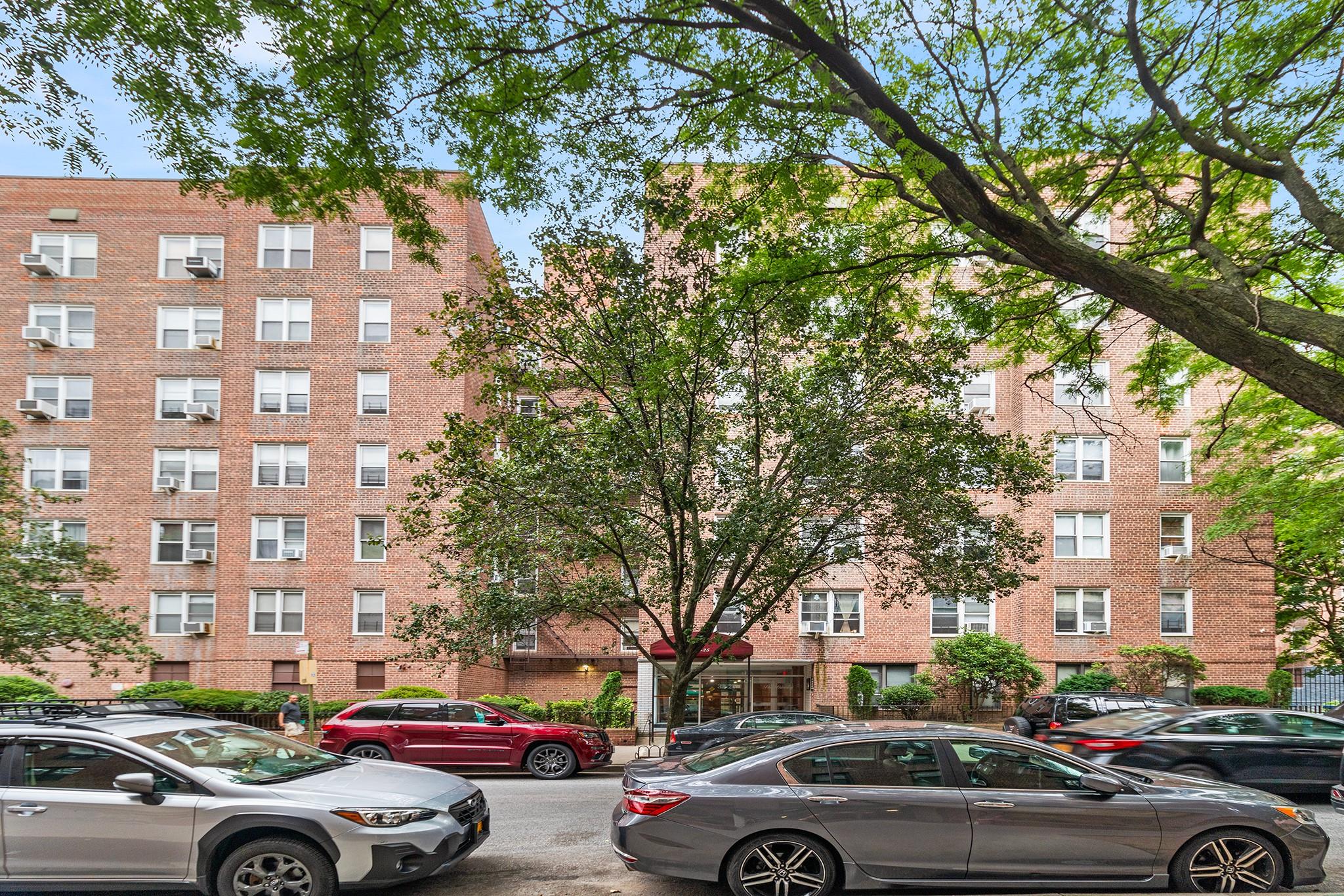33-25 92nd Street #2E, Jackson Heights, New York image 1