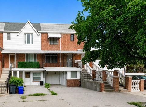 Photo of 3254 32nd Street, Astoria, NY 11106 (MLS # 1002476)