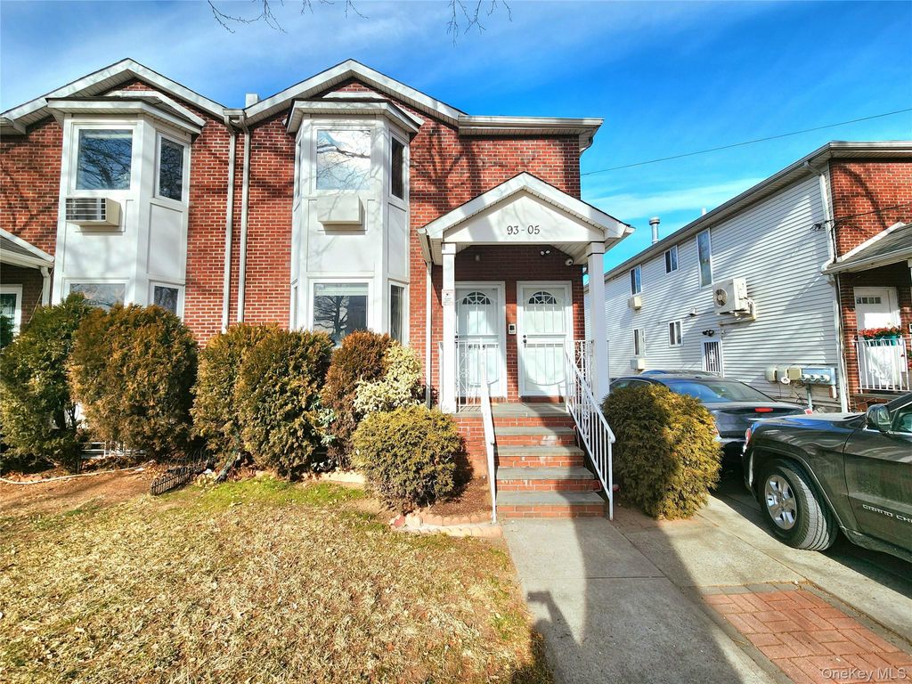 Photo of 93-05 91 Avenue, Woodhaven, NY 11421 (MLS # 965536)