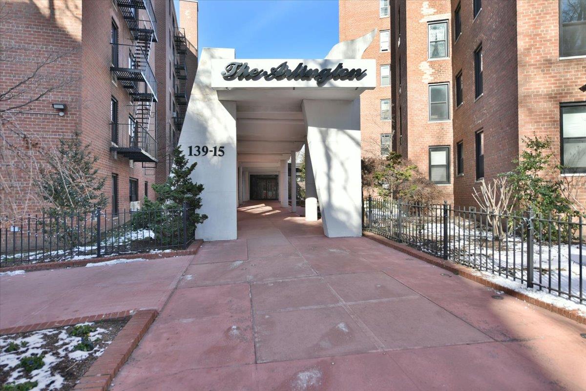 139-15 83 Avenue #219, Briarwood, New York image 1