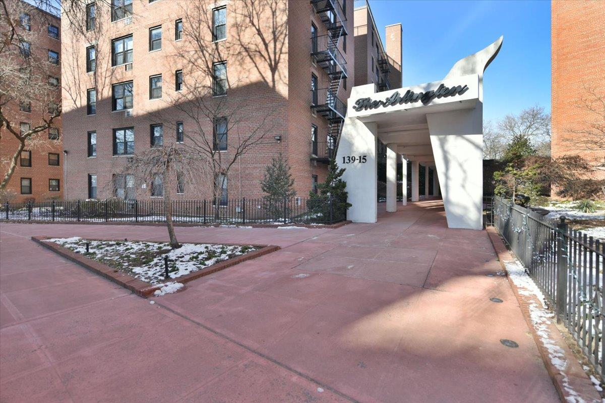 139-15 83 Avenue #219, Briarwood, New York image 23