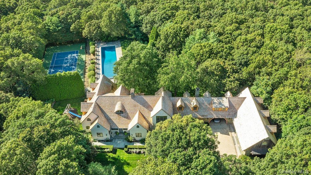 Photo of 123 Abrahams Path, East Hampton, NY 11937 (MLS # 980312)