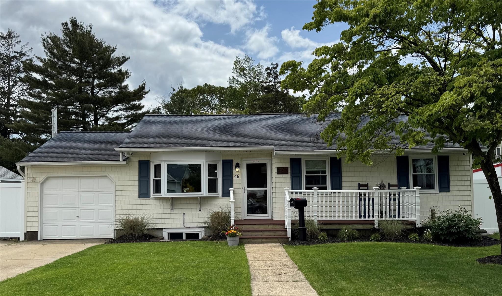 46 Jackson Street, East Islip, New York image 1