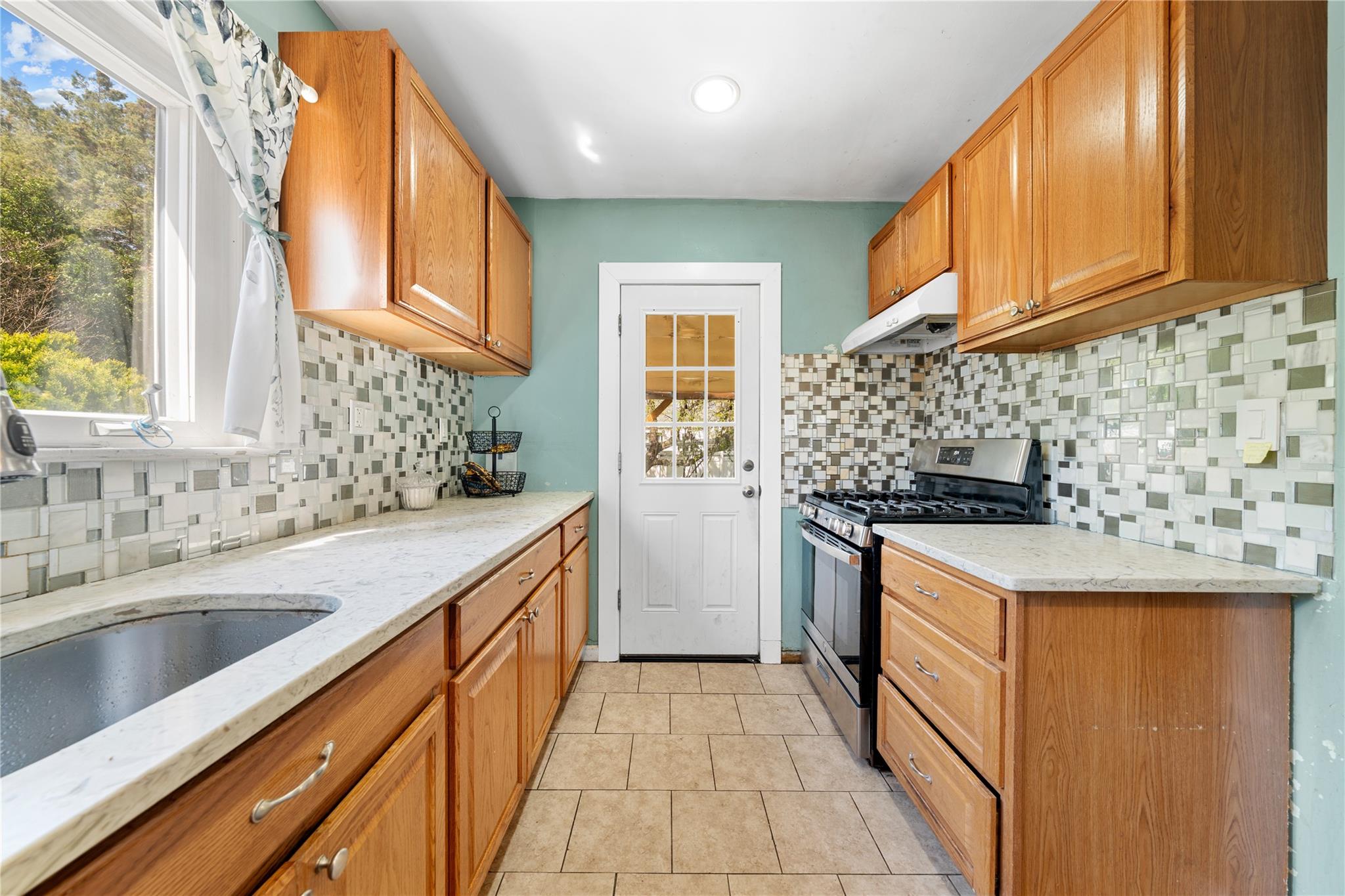 917 Henry Street, Uniondale, New York image 5