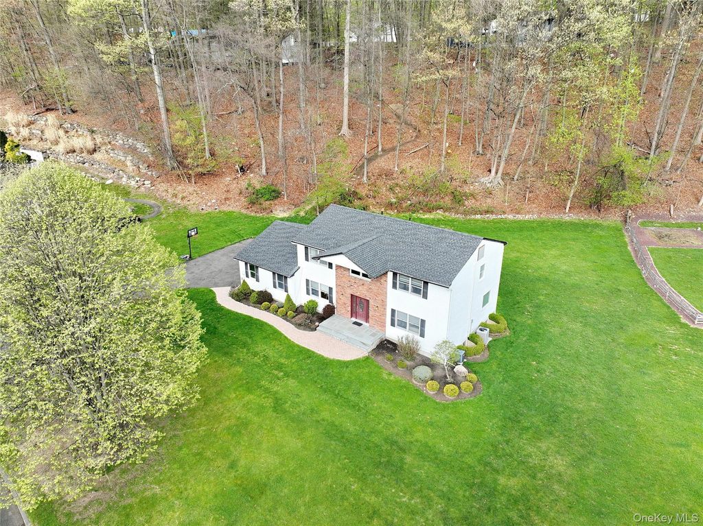 Photo of 24 Park Avenue, Monsey, NY 10952 (MLS # 988309)