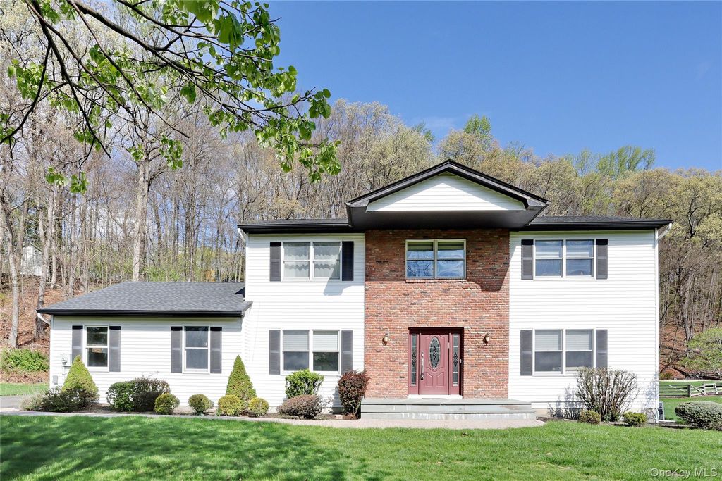 Photo of 24 Park Avenue, Monsey, NY 10952 (MLS # 988309)