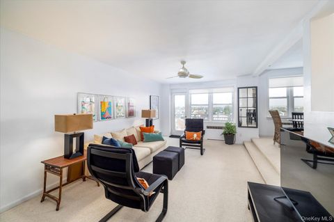 Photo of 522 Shore Road #5P, Long Beach, NY 11561 (MLS # 917579)