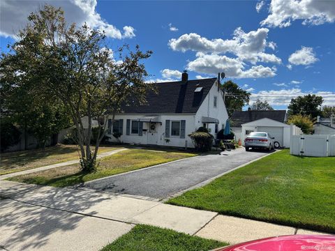 94 Sugar Maple Road Levittown NY 11756