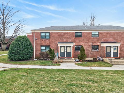 Homes For Sale - 21910 75th Avenue #256B2<br/> Oakland Gardens, NY 11364