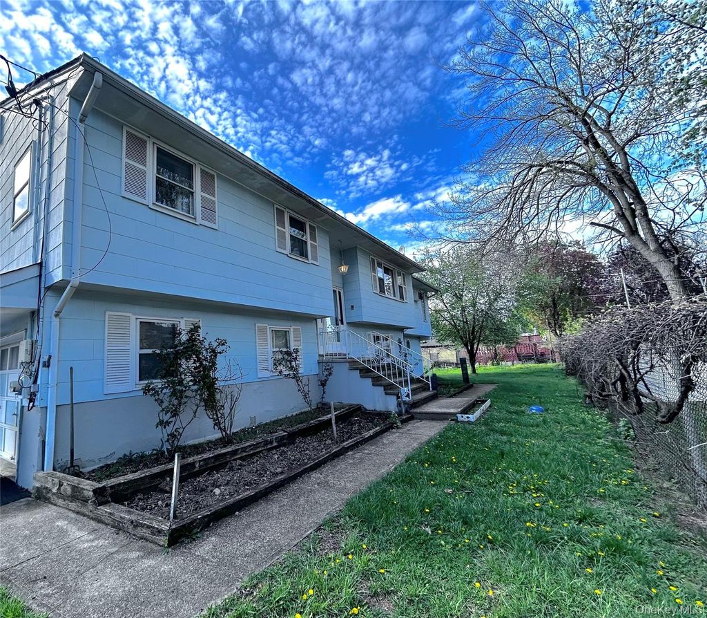 Photo of 14 Lafayette Avenue, West Haverstraw, NY 10993 (MLS # 989735)