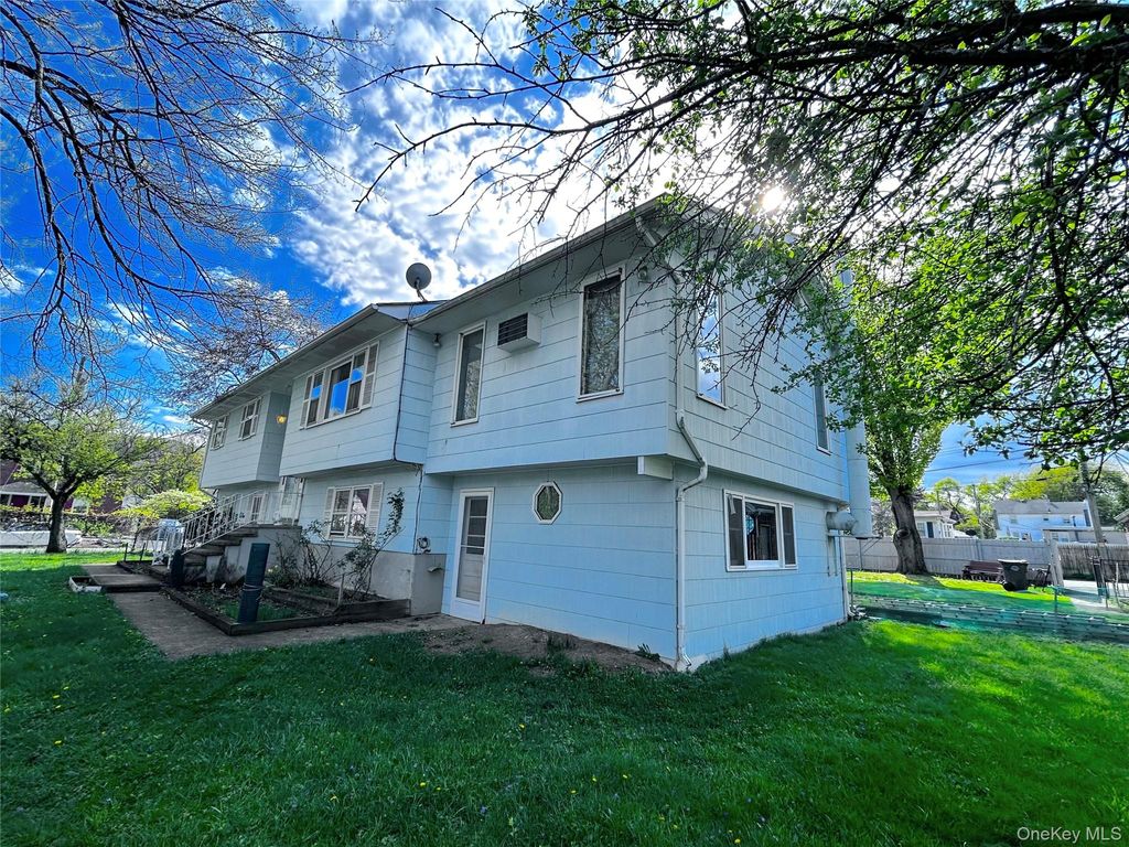 Photo of 14 Lafayette Avenue, West Haverstraw, NY 10993 (MLS # 989735)