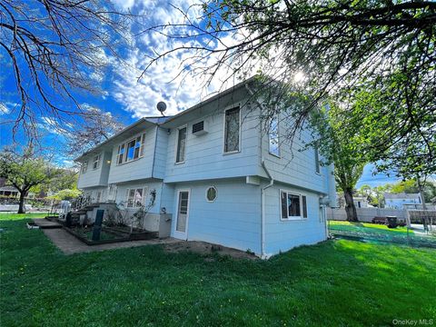 Photo of 14 Lafayette Avenue, West Haverstraw, NY 10993 (MLS # 989735)