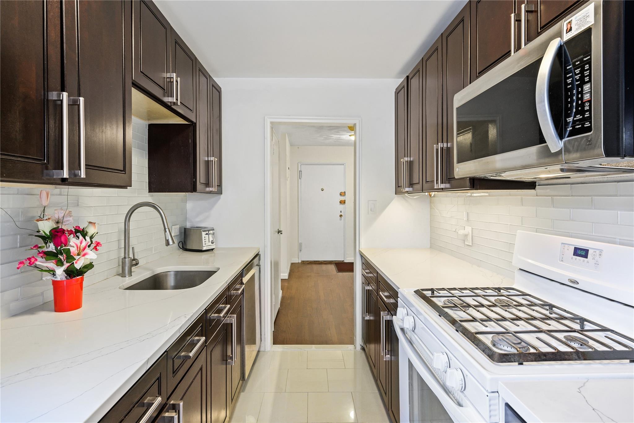 18-40 211th Street Street 4E