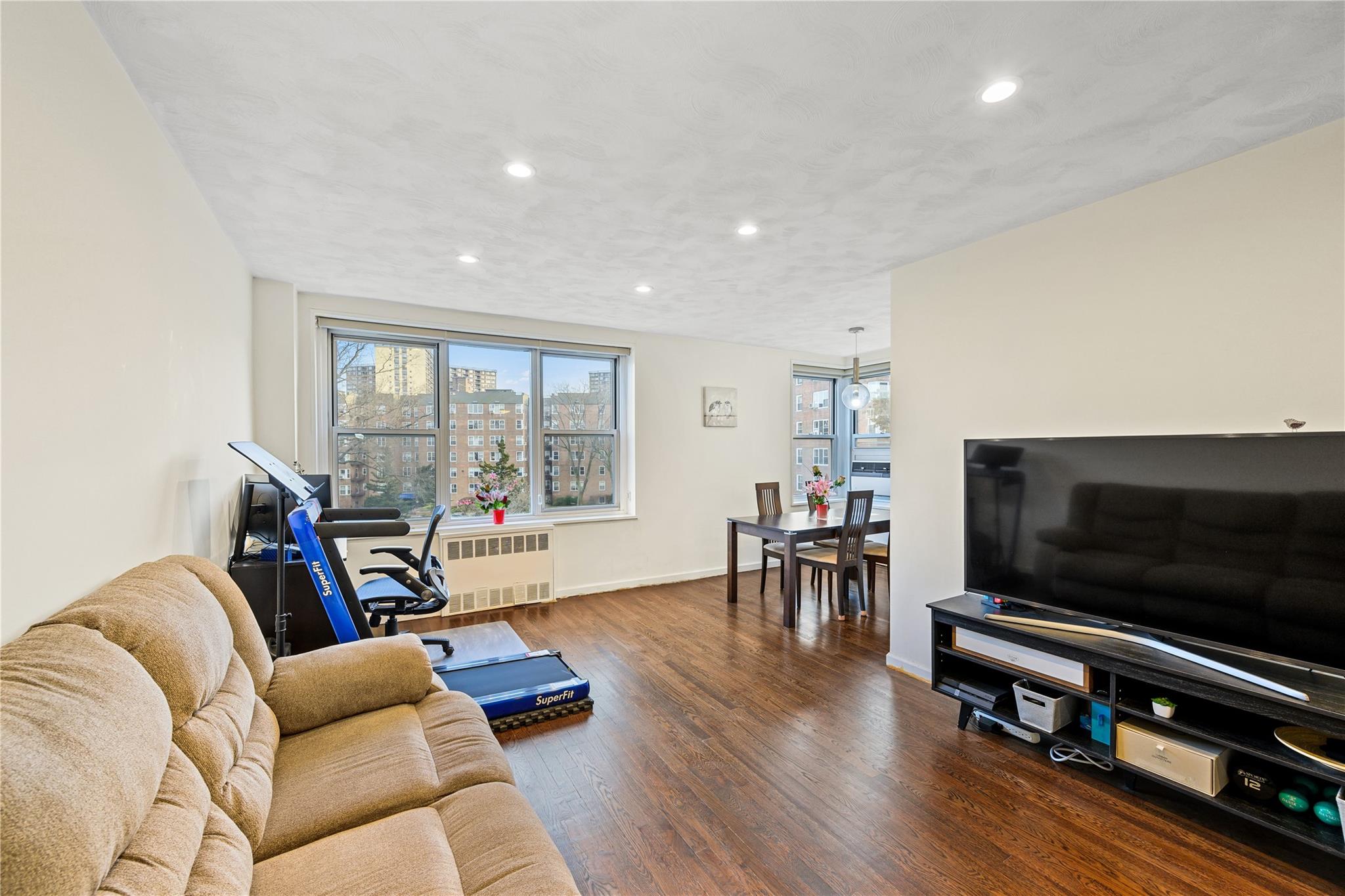 18-40 211th Street Street 4E