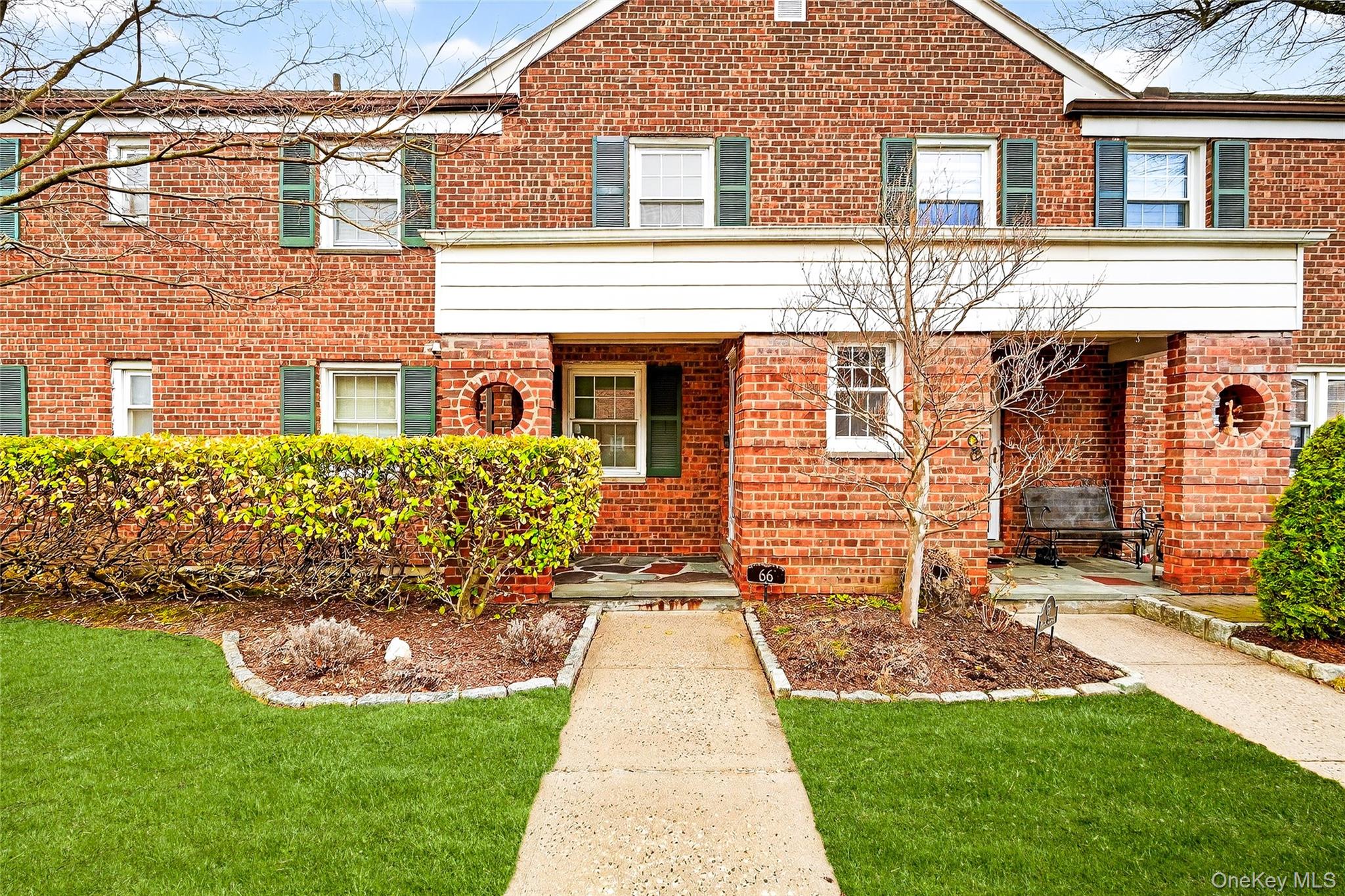 66 Robins Crescent 66