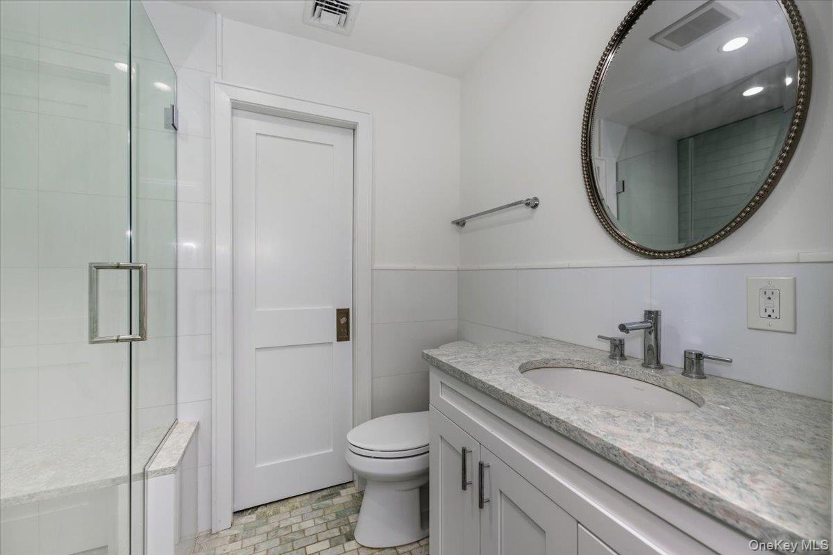 Atlantic Beach, New York 11509, United States, 6 Bedrooms Bedrooms, ,4 BathroomsBathrooms,Residential,Active,248380