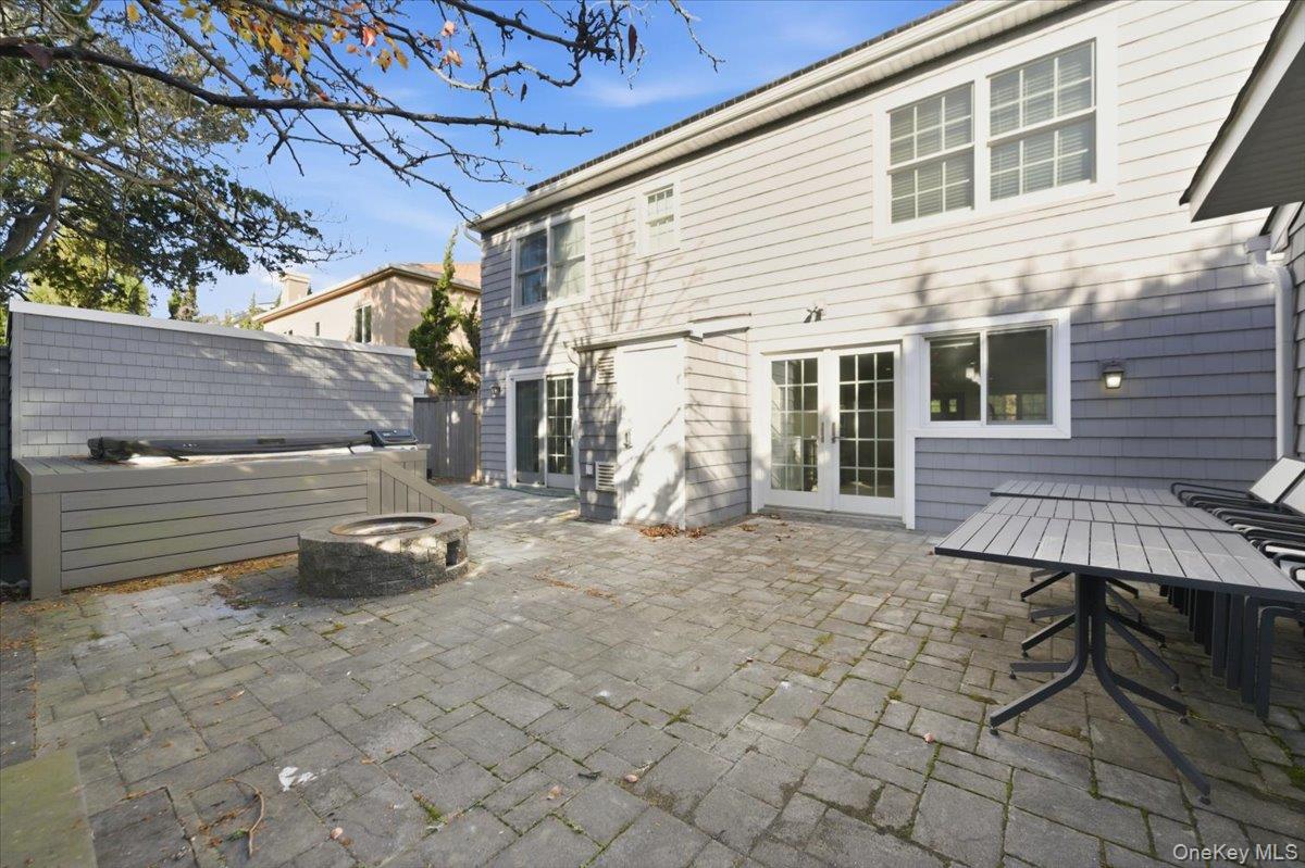 Atlantic Beach, New York 11509, United States, 6 Bedrooms Bedrooms, ,4 BathroomsBathrooms,Residential,Active,248380