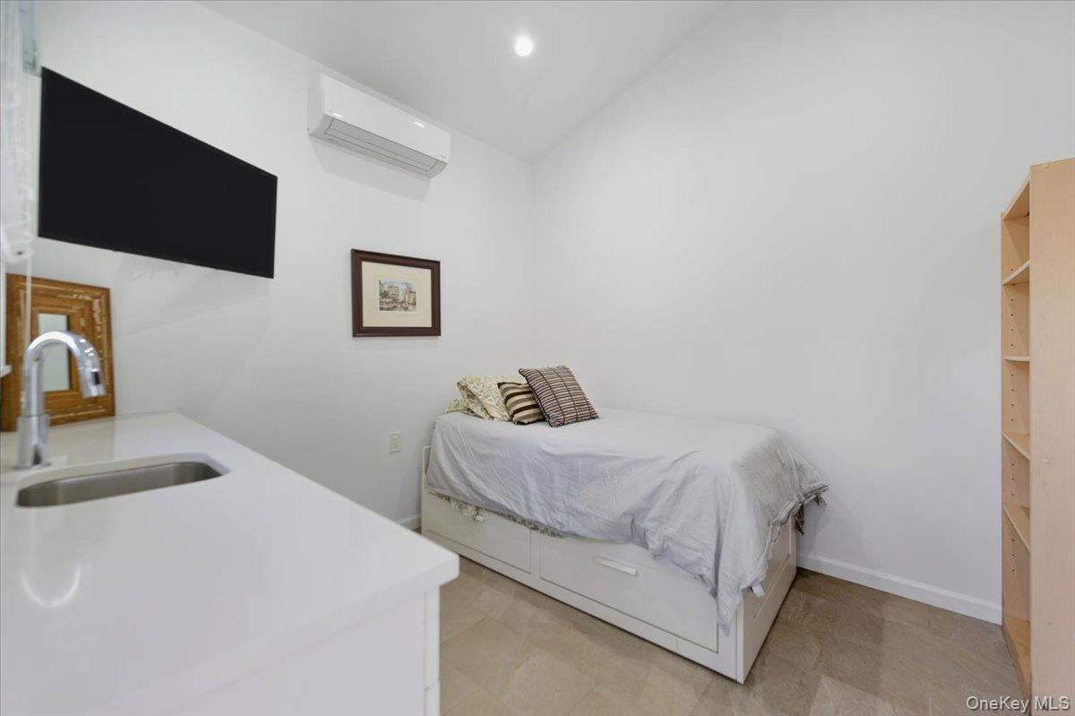 Atlantic Beach, New York 11509, United States, 6 Bedrooms Bedrooms, ,4 BathroomsBathrooms,Residential,Active,248380