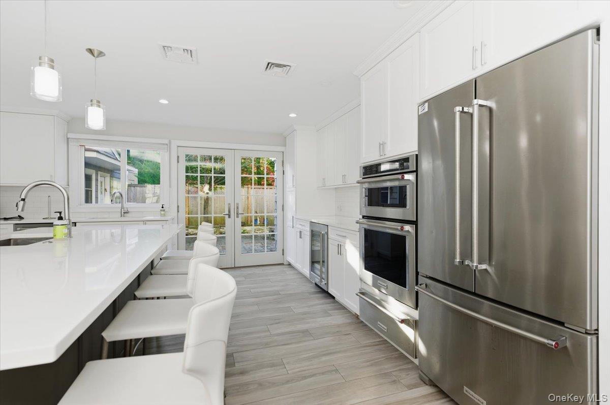 Atlantic Beach, New York 11509, United States, 6 Bedrooms Bedrooms, ,4 BathroomsBathrooms,Residential,Active,248380