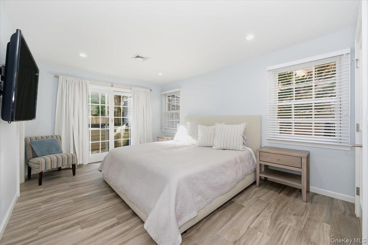 Atlantic Beach, New York 11509, United States, 6 Bedrooms Bedrooms, ,4 BathroomsBathrooms,Residential,Active,248380