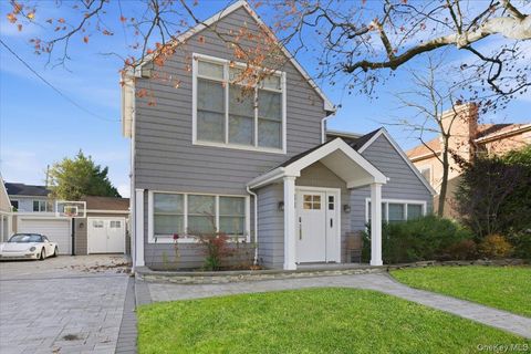 Photo of 1697 Bay Boulevard, Atlantic Beach, NY 11509 (MLS # 938872)