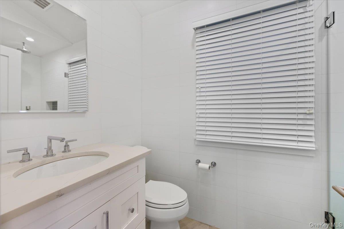 Atlantic Beach, New York 11509, United States, 6 Bedrooms Bedrooms, ,4 BathroomsBathrooms,Residential,Active,248380