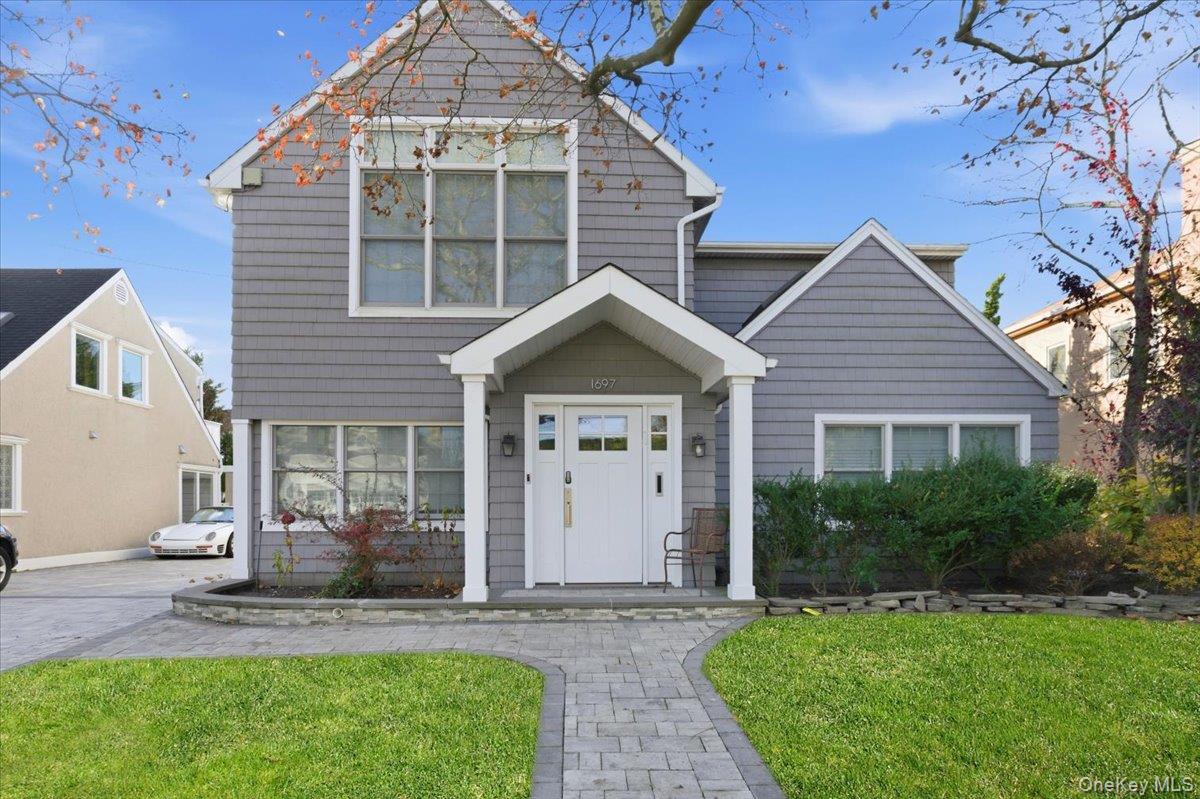 Atlantic Beach, New York 11509, United States, 6 Bedrooms Bedrooms, ,4 BathroomsBathrooms,Residential,Active,248380