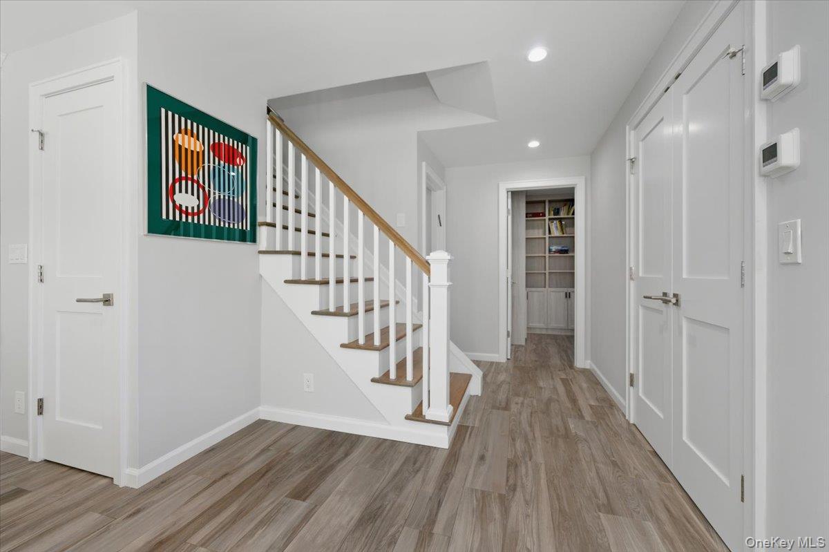 Atlantic Beach, New York 11509, United States, 6 Bedrooms Bedrooms, ,4 BathroomsBathrooms,Residential,Active,248380