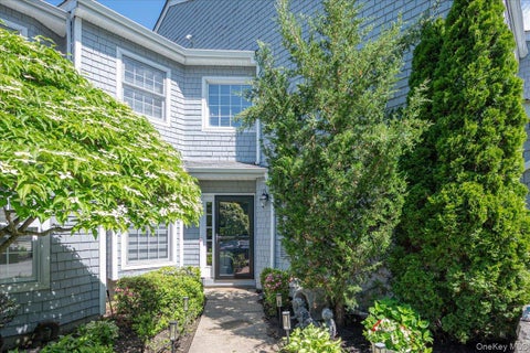 Condo For Sale - 55 Lakebridge Drive S Dr<br/> Kings Park, NY 11754