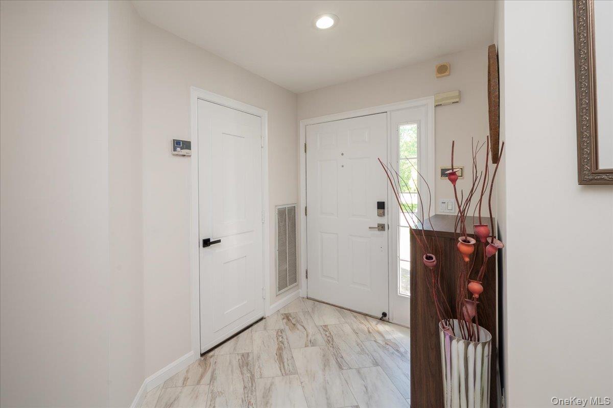 55 Lakebridge Drive S