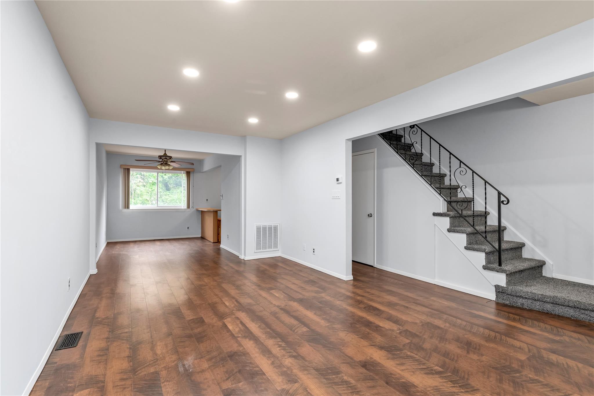 36 Town House Drive #36, Massapequa Park, New York image 4