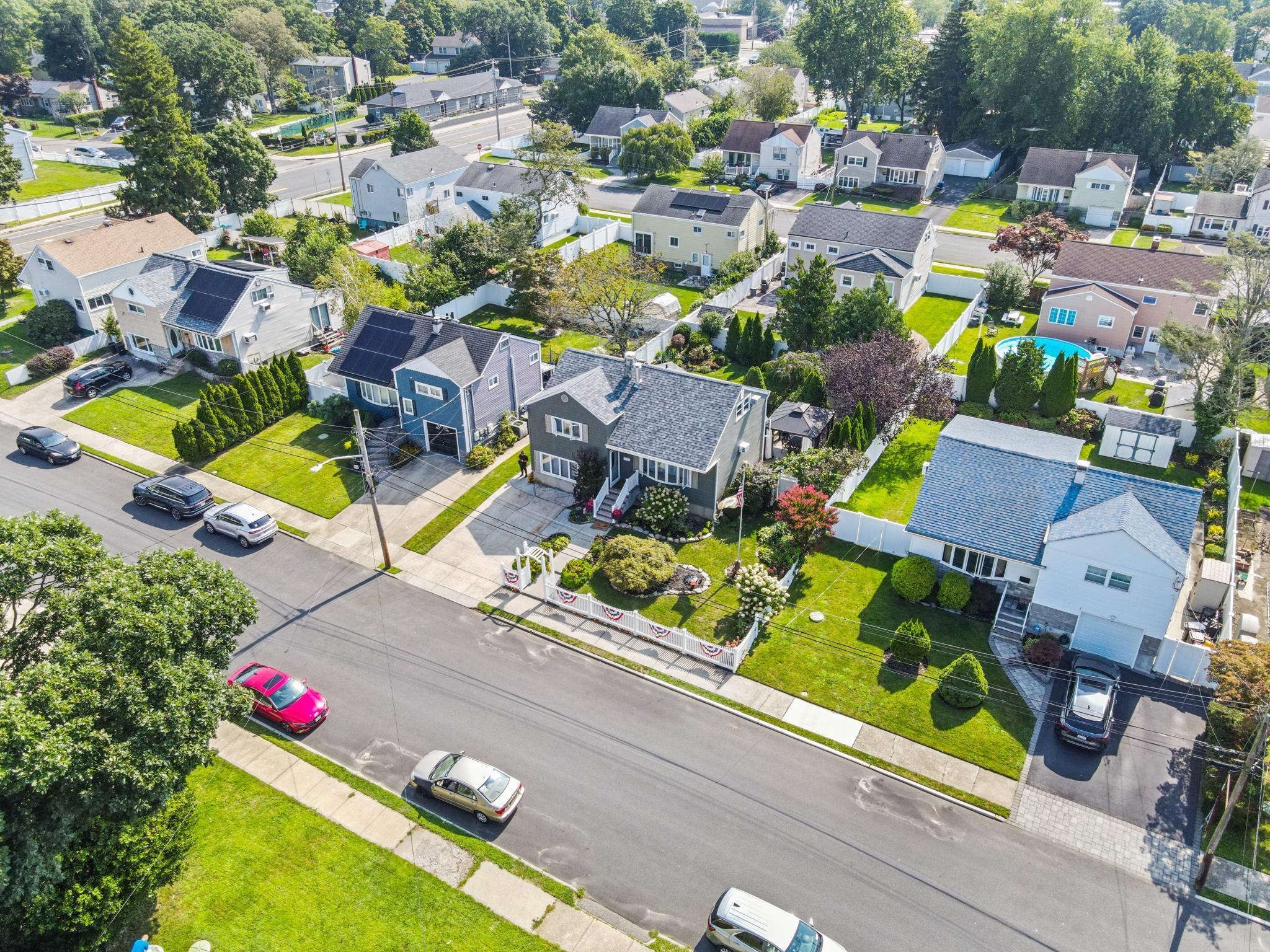 9 Duke Street, North Babylon, New York image 16