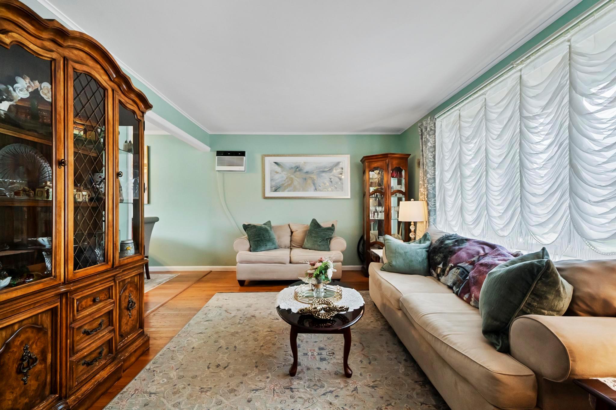 9 Duke Street, North Babylon, New York image 3