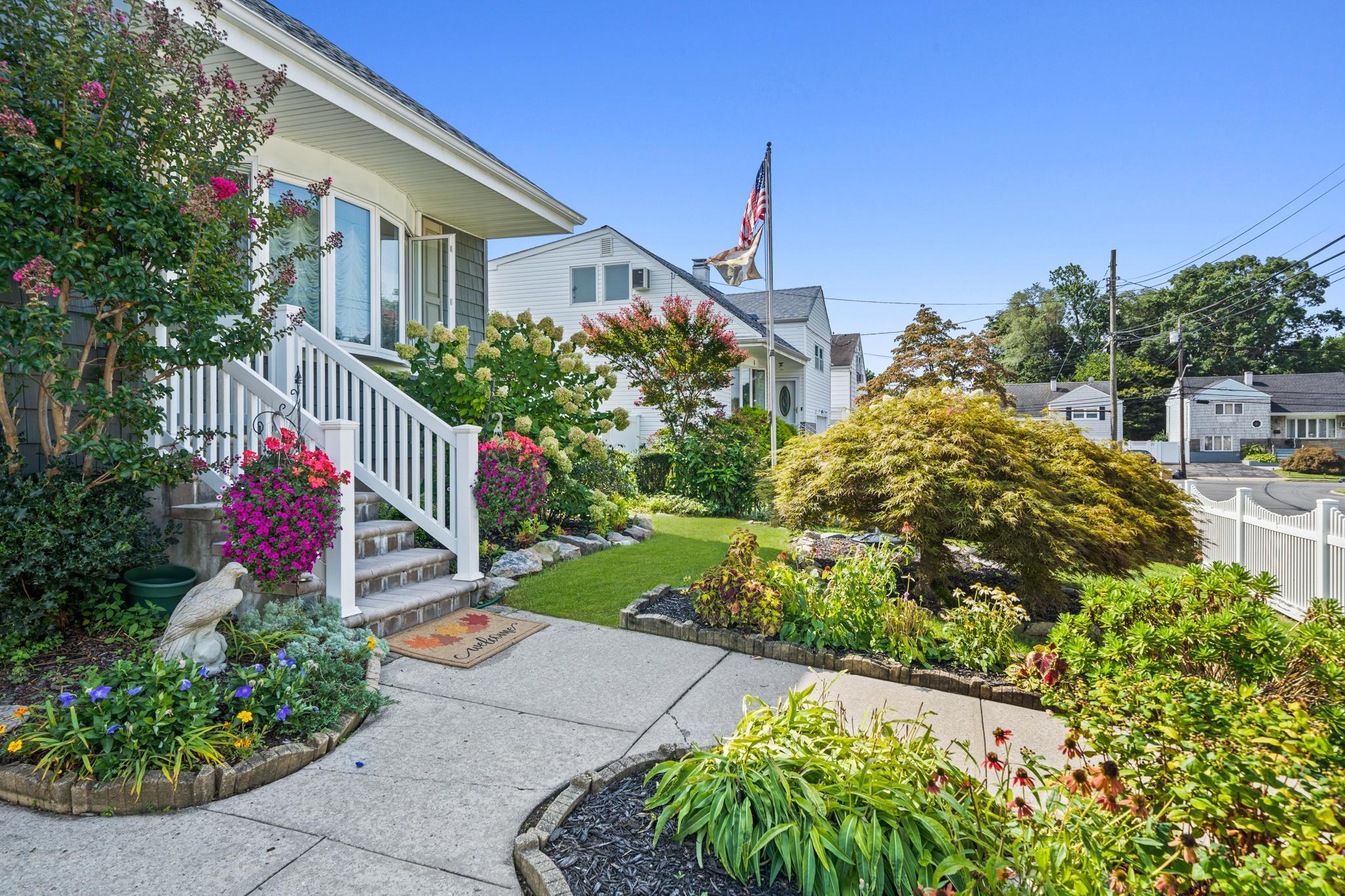 9 Duke Street, North Babylon, New York image 2