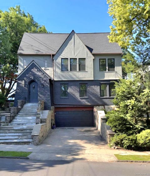 Photo of 26 W Devonia Avenue #1, Fleetwood, NY 10552 (MLS # 1006844)