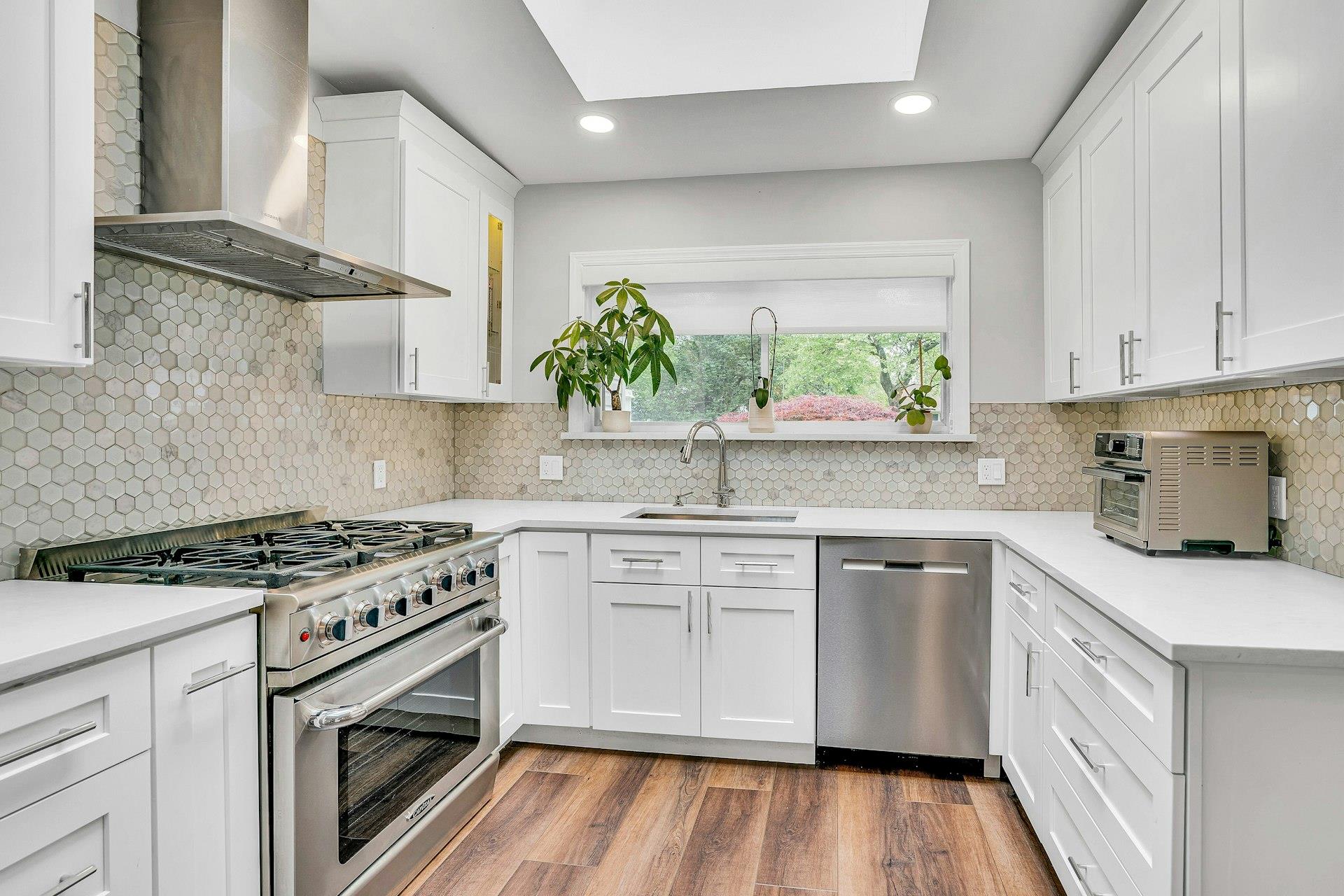 25 Gleason Drive, Dix Hills, New York image 10