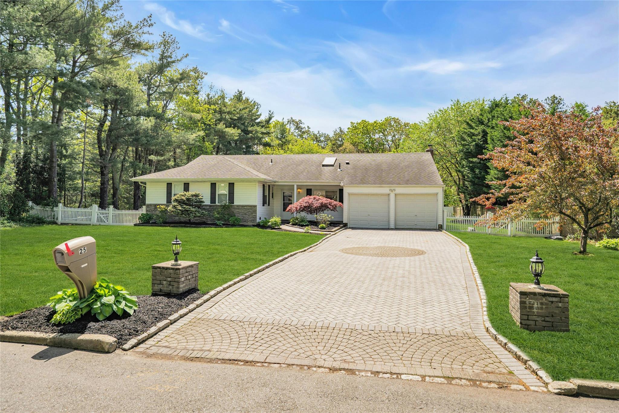 25 Gleason Drive, Dix Hills, New York image 4