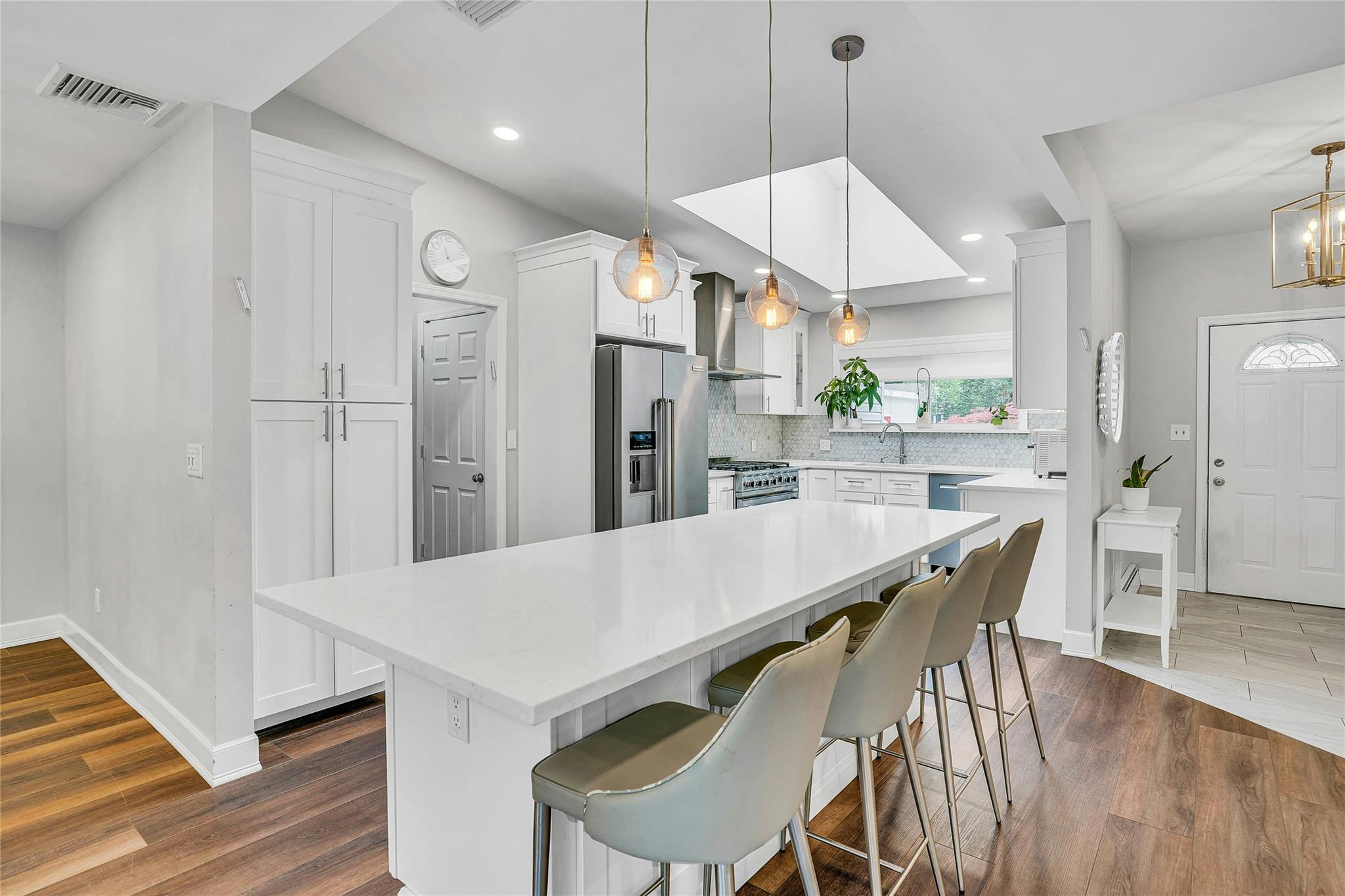 25 Gleason Drive, Dix Hills, New York image 9