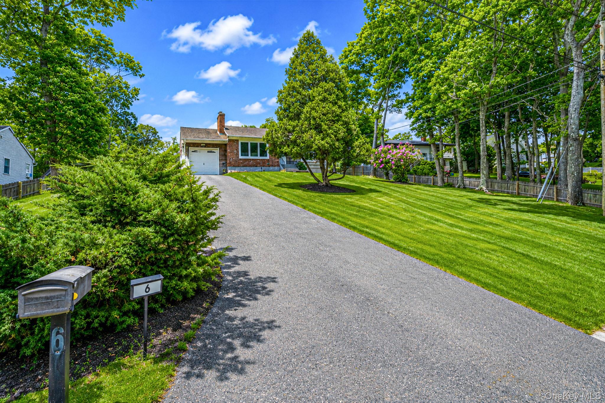 6 Rolling Woods Lane