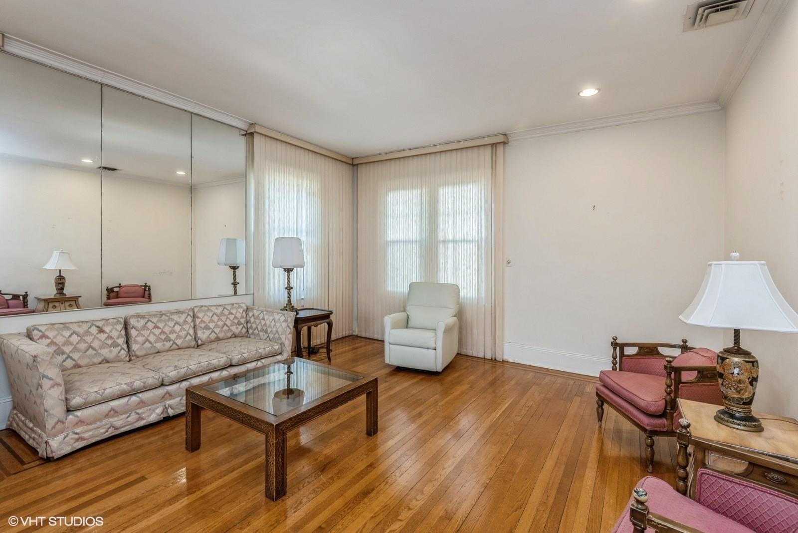 130 Hards Lane, Lawrence, New York image 10